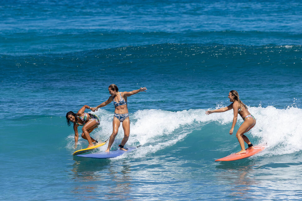 Surf à La Réunion : 7 conseils indispensables pour débuter en toute sécurité sur les spots locaux