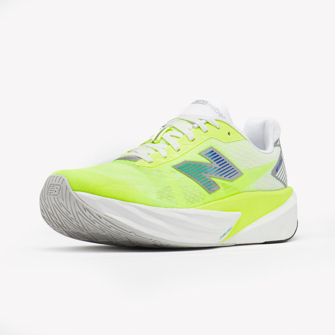 Chaussures de running Femme, New Balance Fuelcell Rebel V5 blanches