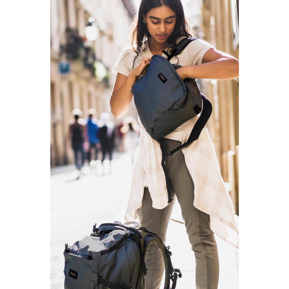 Sac a dos de voyage et trekking - ouverture valise 50+6l - travel 900 - femme