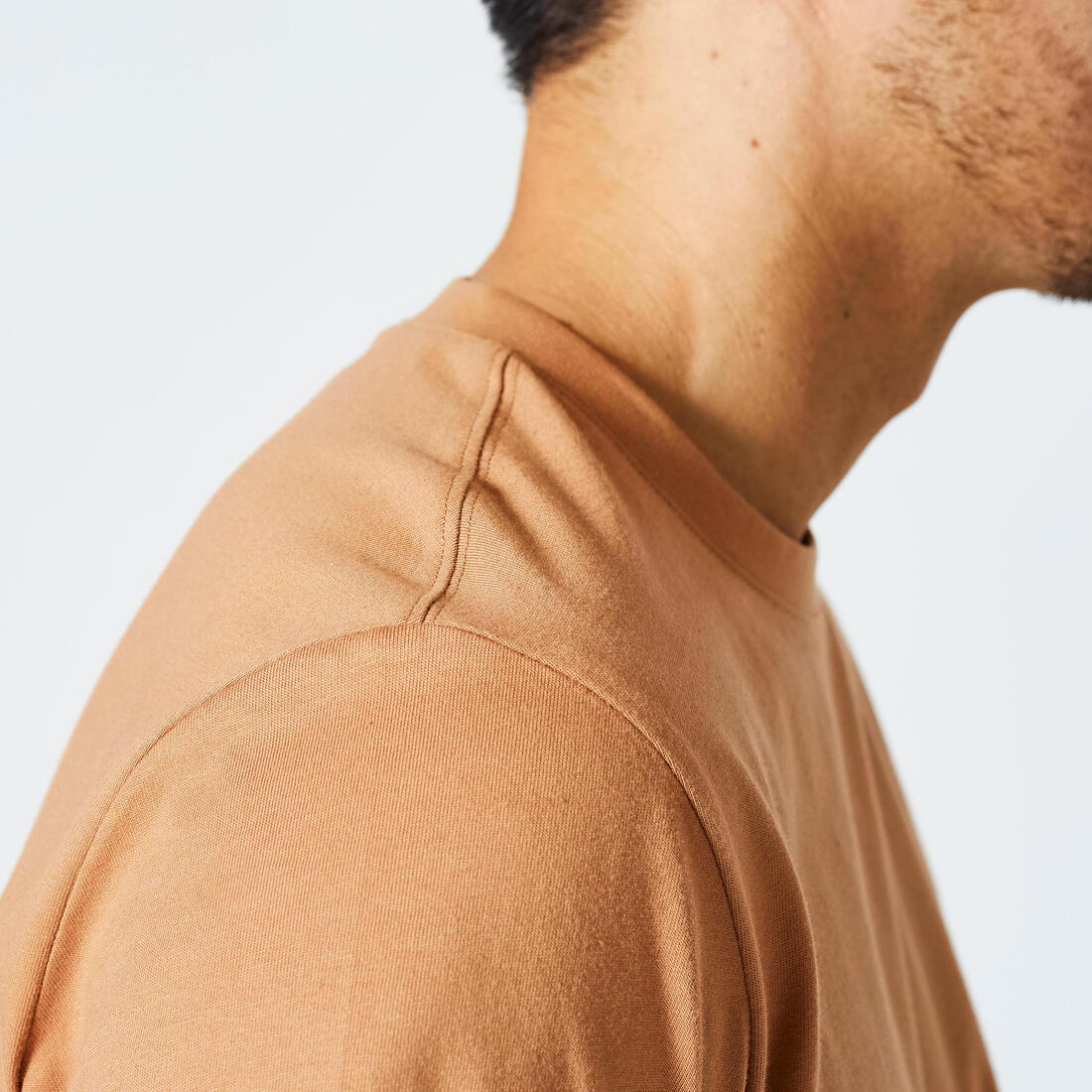 T-shirt fitness homme col rond manches courtes
