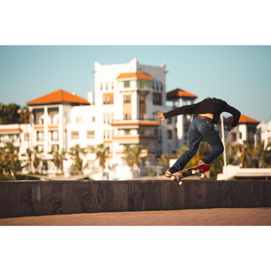 PLANCHE DE SKATE EN ERABLE DK120 GREETINGS TAILLE 8.5" COULEUR ROUGE.