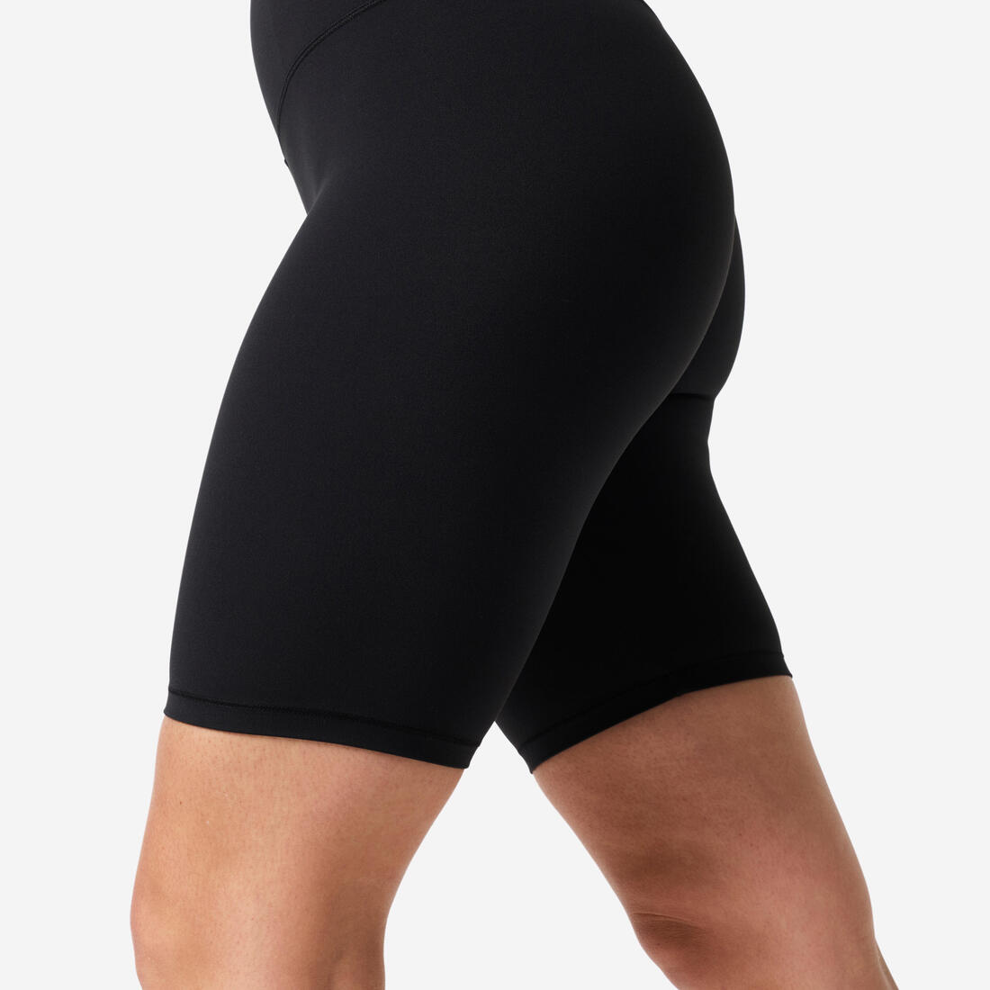 Cycliste de yoga et pilates extensible et confortable femme