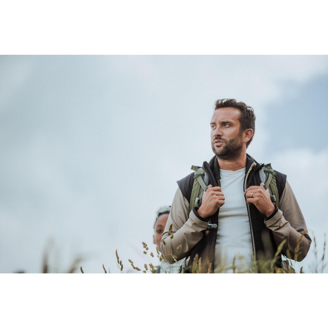 Gilet polaire de randonnée chaud homme, MH500 noir