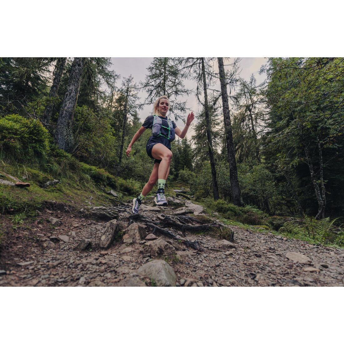 Sac trail running 8l femme vert menthe - vendu avec 2 flasques 500ml