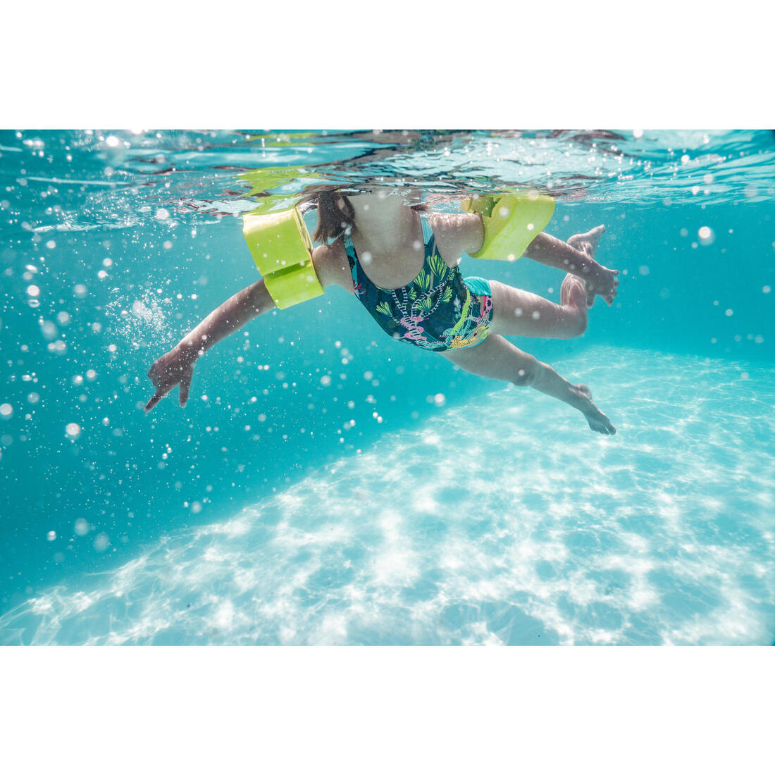 Brassards piscine en mousse vert avec sangle élastiquée pour enfant de 15-30 kg