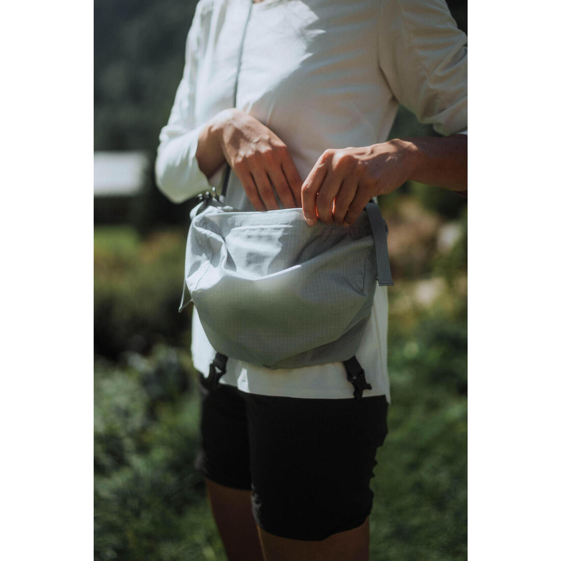 Sac à dos de randonnée montagne confortable et léger 25L, MH900