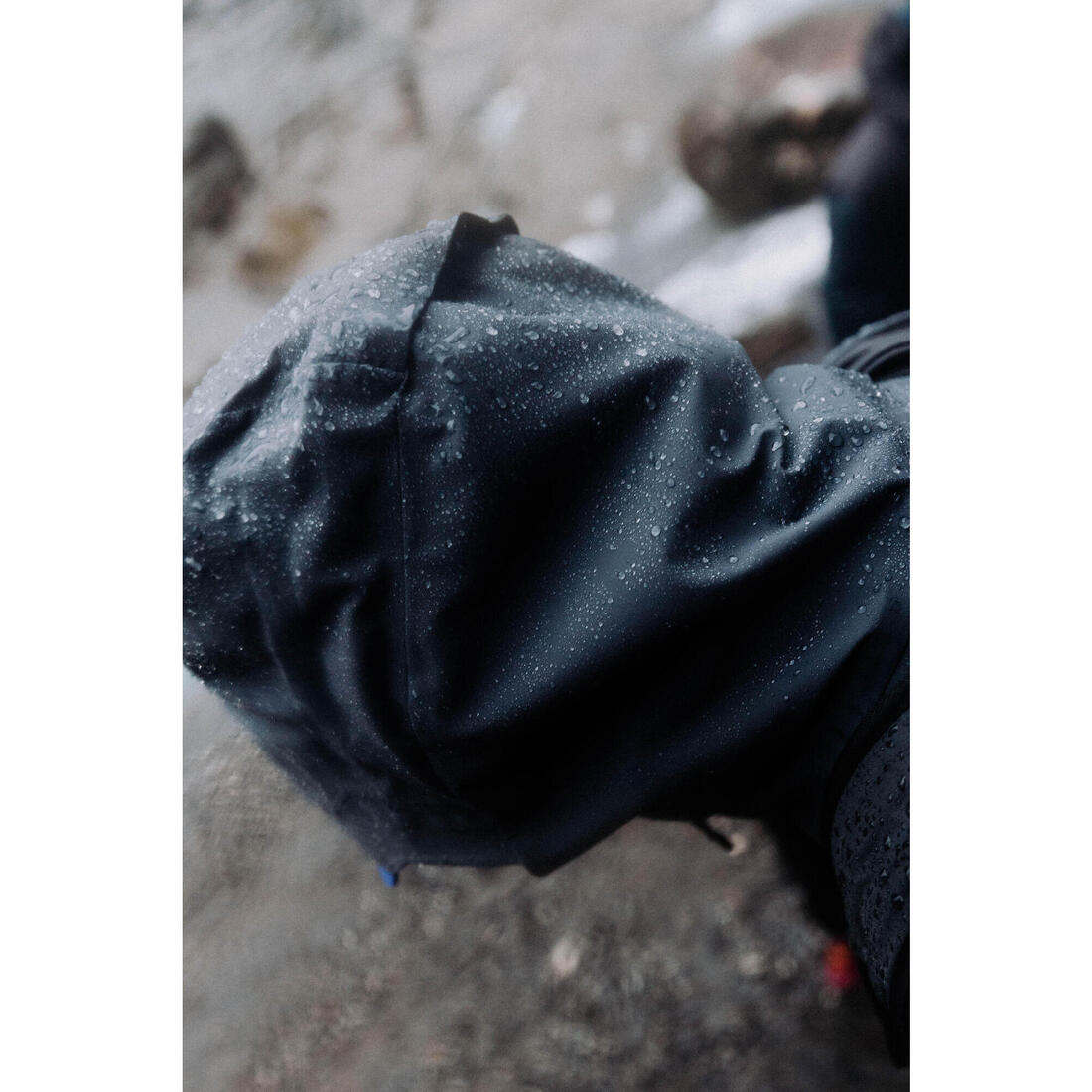 Veste de randonnée imperméable et légère homme, MH900