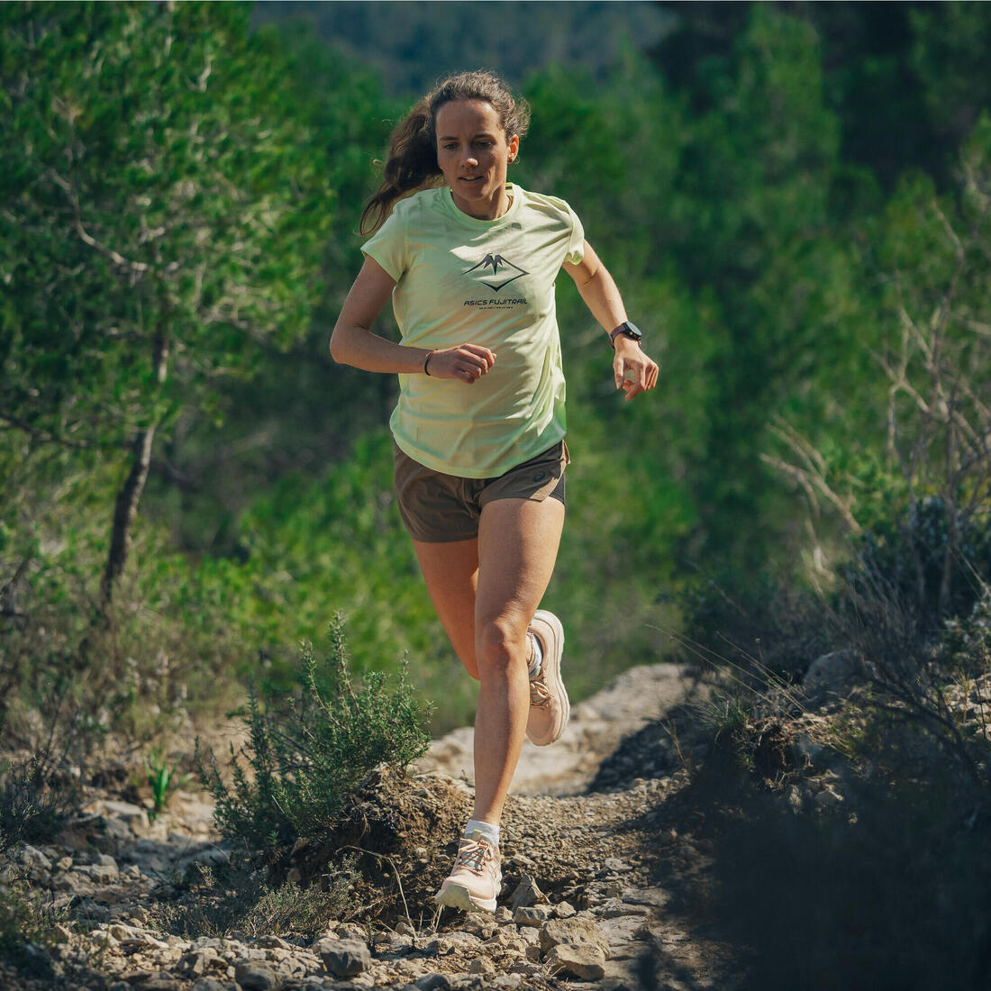 Chaussures de running trail femme, Asics trabuco terra 2, noir et