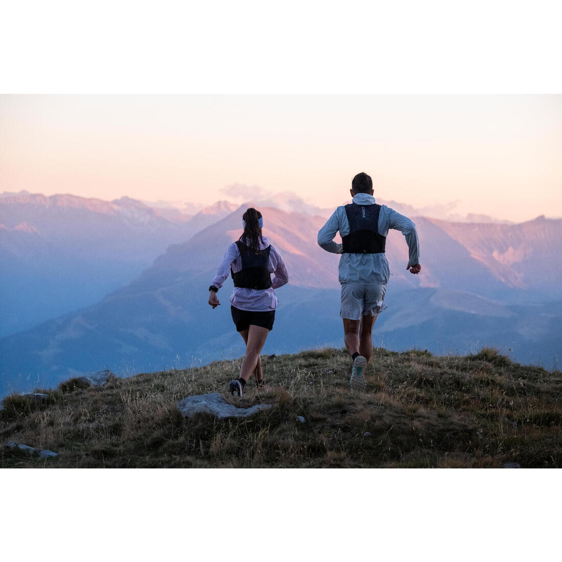 Sac trail running 10l mixte noir - vendu avec poche à eau 1l