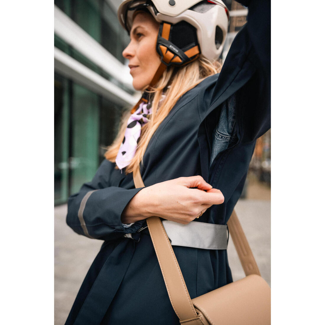 Trench femme imperméable avec capuche - vélo ville