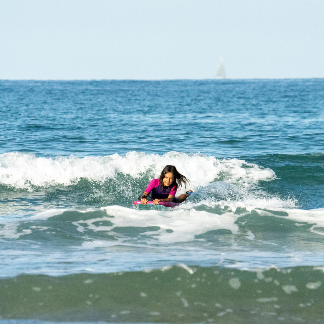 Bodyboard 100 Junior bleu jaune avec leash poignet