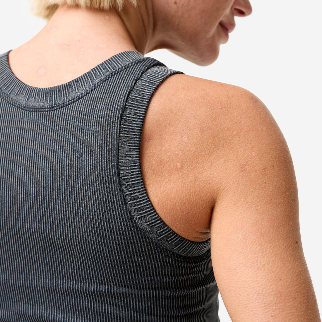 Débardeur court côtelé seamless avec brassière intégrée effet délavé