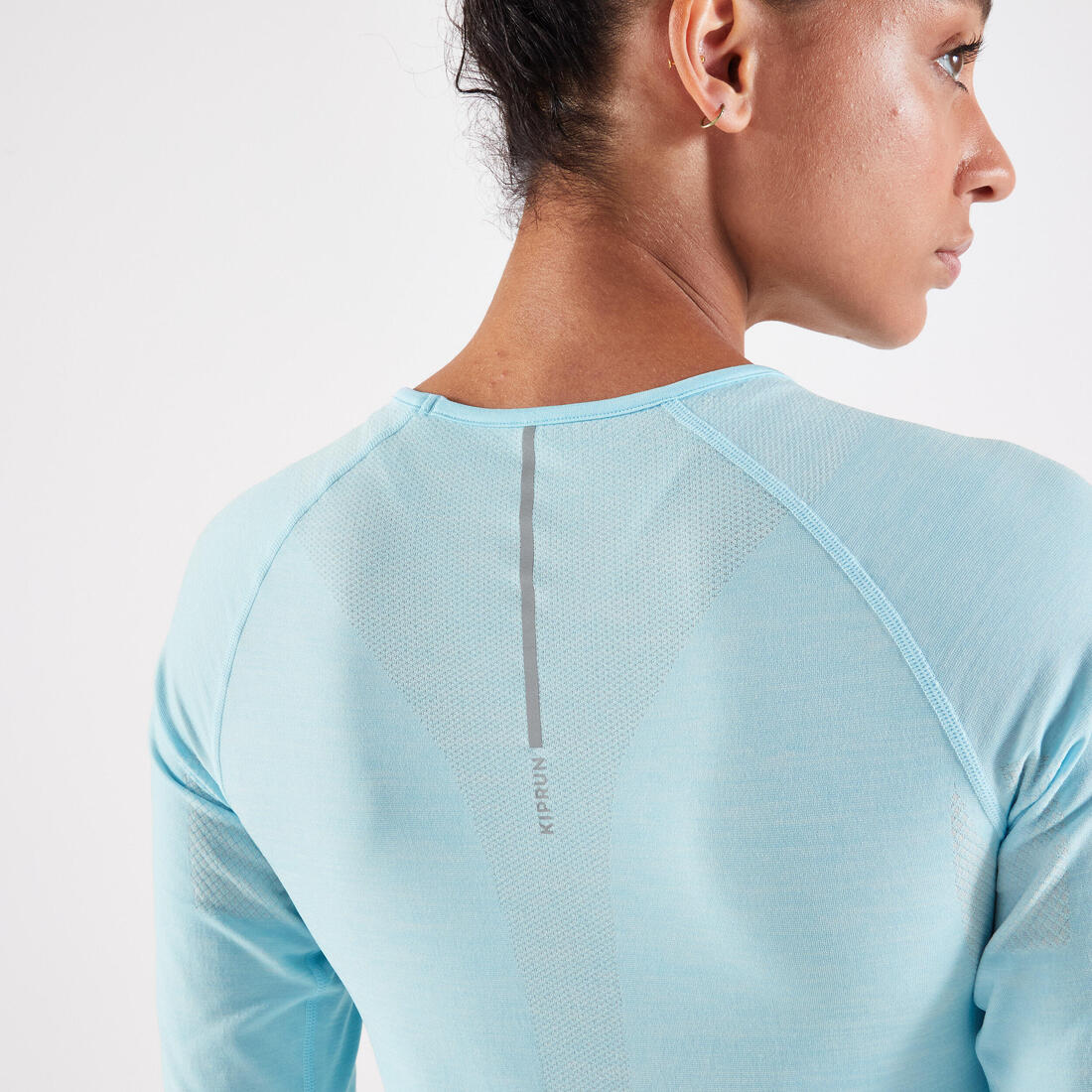 TEE SHIRT RUNNING MANCHES LONGUES FEMME RESPIRANT KIPRUN SKINCARE LIGHT