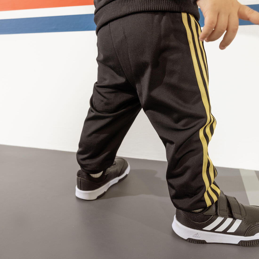 Baskets à scratch bébé - ADIDAS TENSAUR noir/blanc
