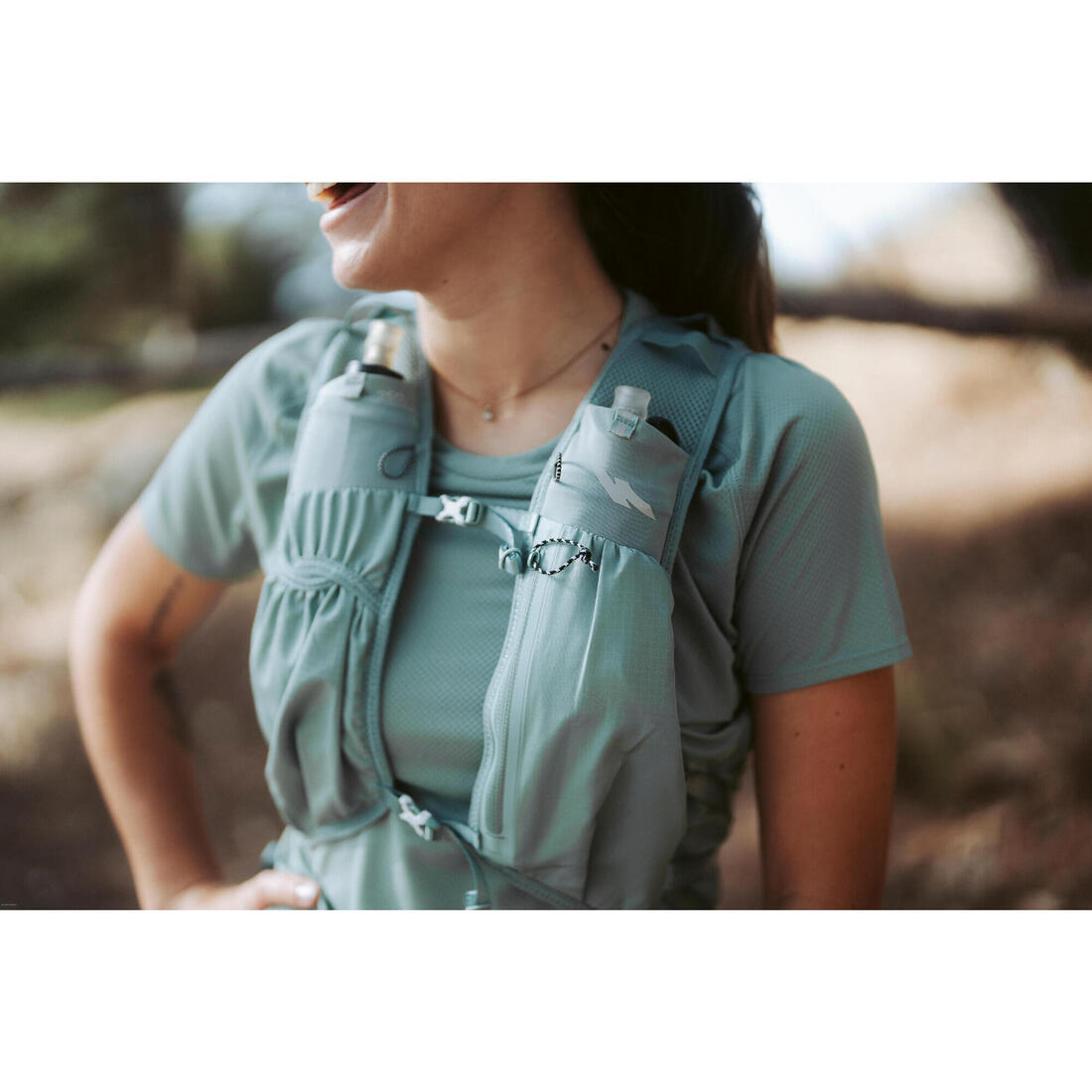 Sac trail running 5l turquoise - vendu avec poche à eau 1l