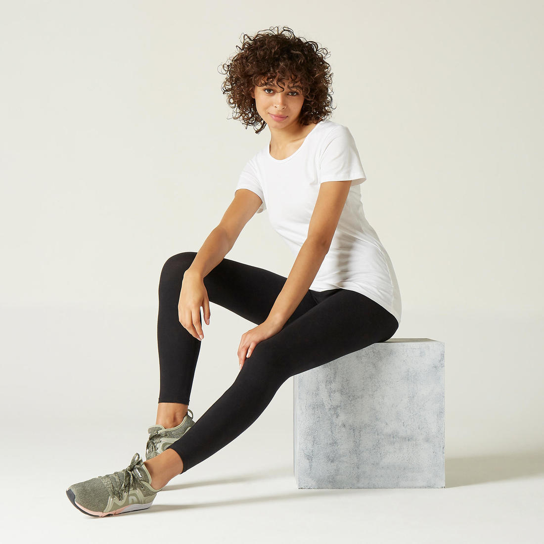 T-shirt fitness manches courtes droit coton col rond femme gris