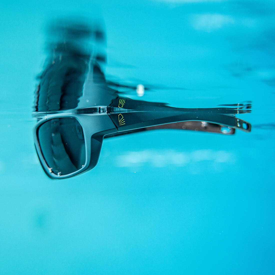 Lunettes de soleil polarisées flottantes voile adulte 500 taille M noir