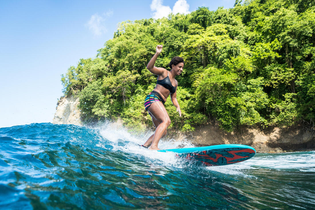 Boardshort surf femme TINI CORAIL avec ceinture élastiquée et cordon de serrage