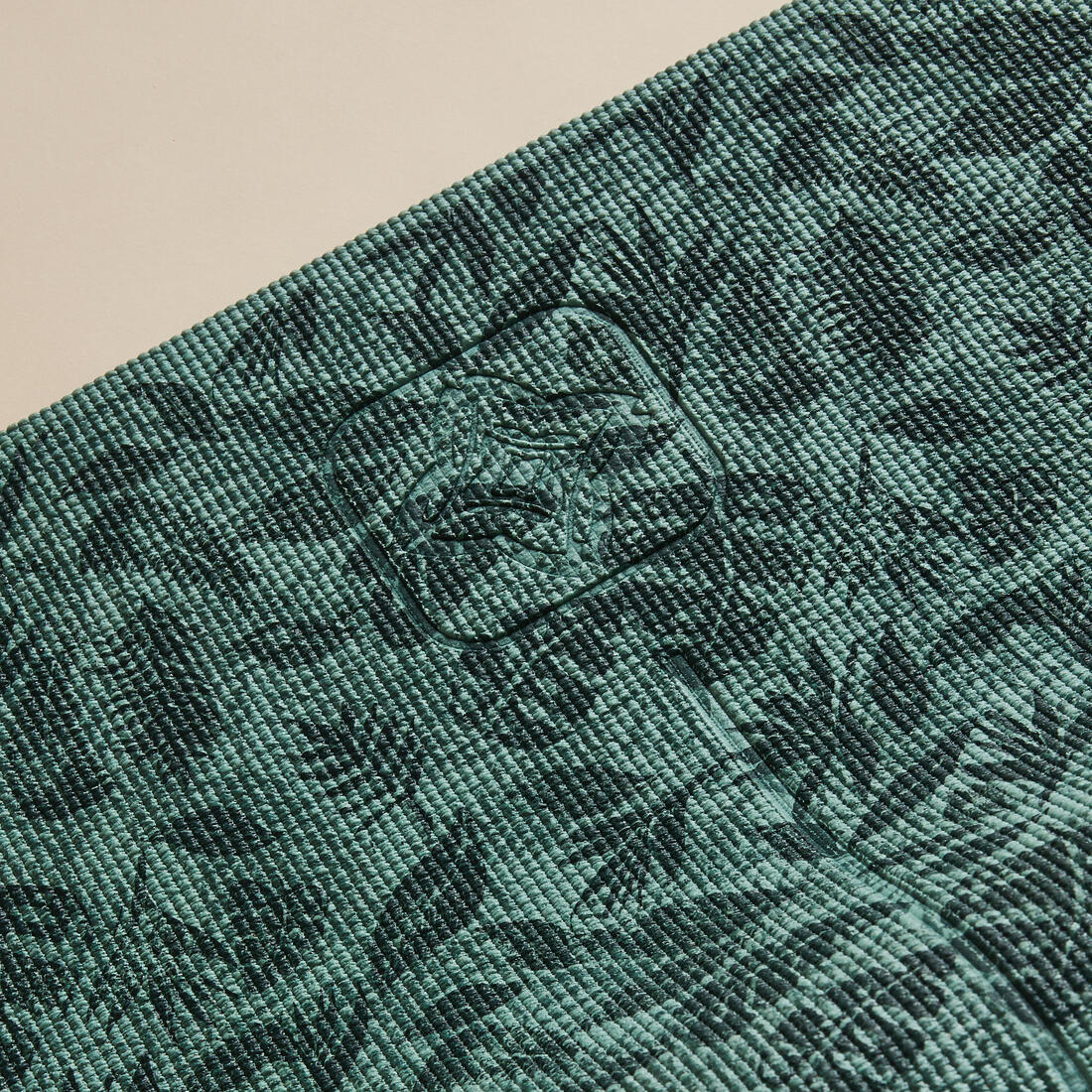 Tapis de yoga doux adhérence et confort 8 mm