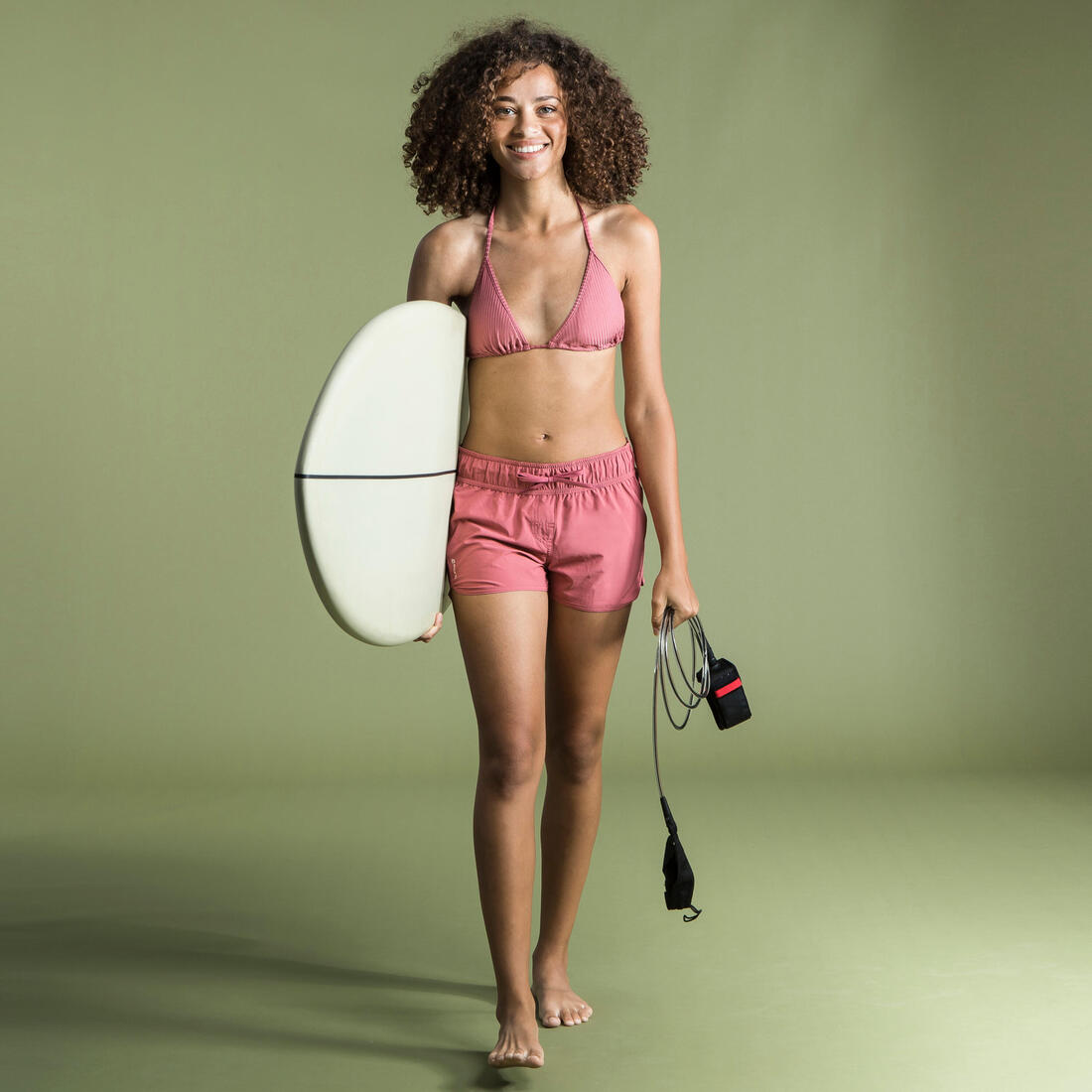 Boardshort surf femme TINI CORAIL avec ceinture élastiquée et cordon de serrage