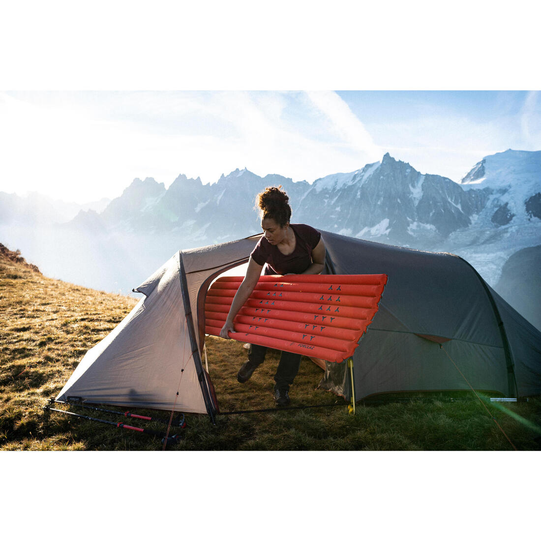 Tente tunnel de trekking - 4 places - MT900