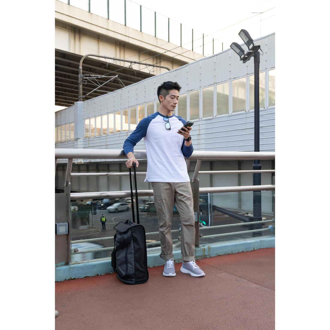 Valise 30L à roulettes - sac de voyage transport cabine - ESSENTIAL noire