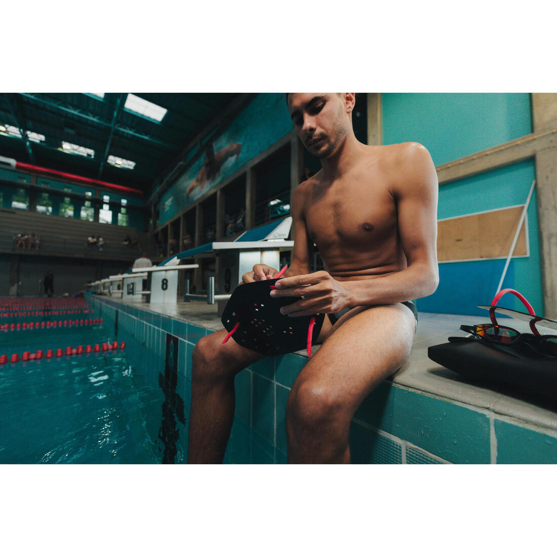 PLAQUETTES DE NATATION 900 L NOIR ROUGE