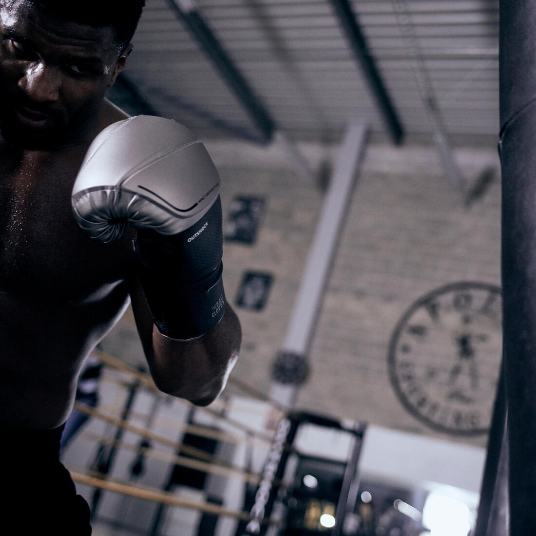 GANTS DE SAC DE FRAPPE 900 PRO BOXING NOIR/ARGENT