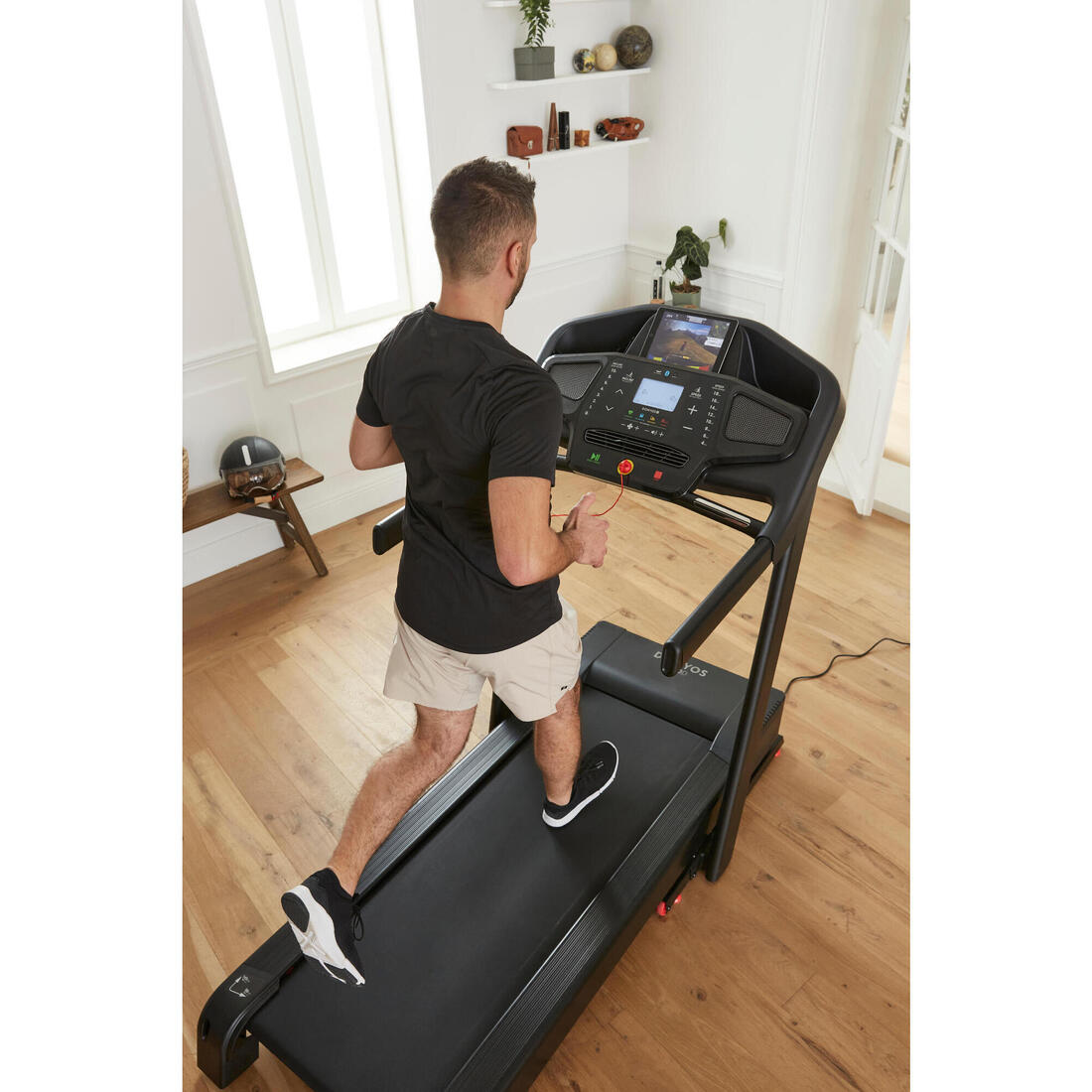 Tapis de course t900d connecté et performant, 18 km/h, 50x143cm