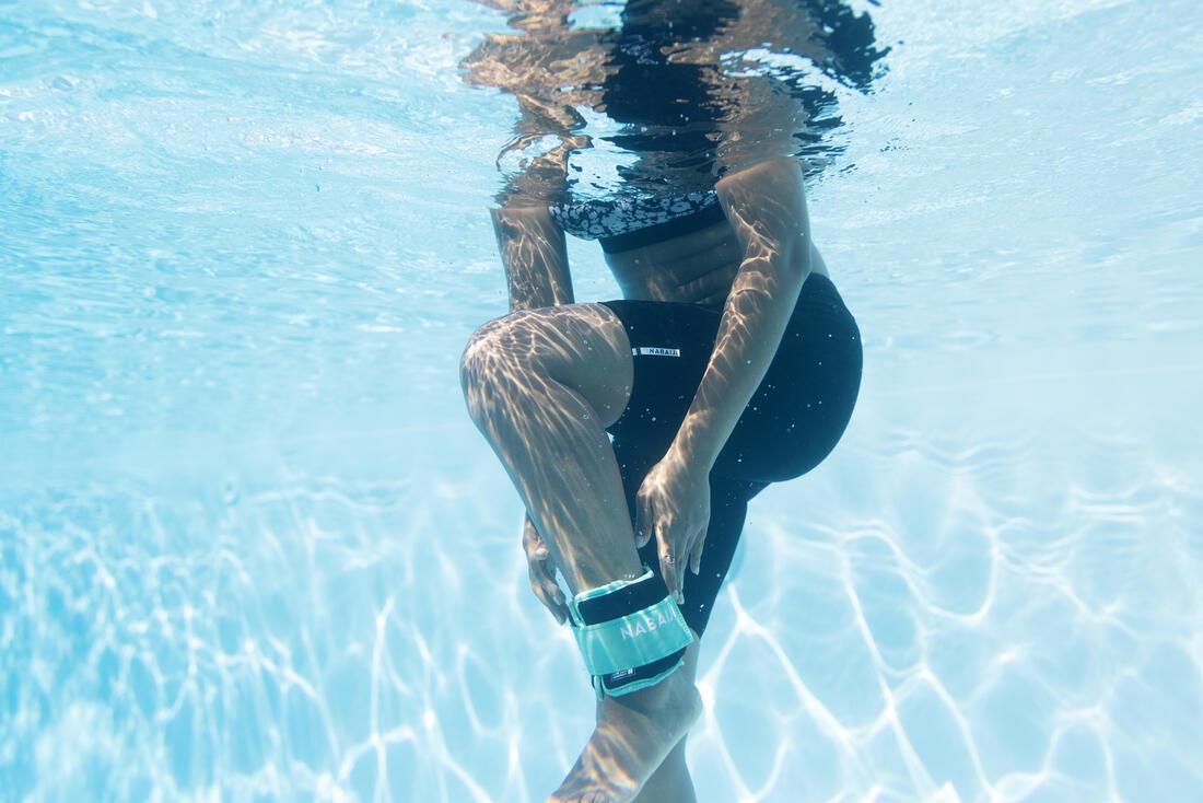 Bracelets Lestés avec boucle aquagym vert clair. 2*0,5 KG