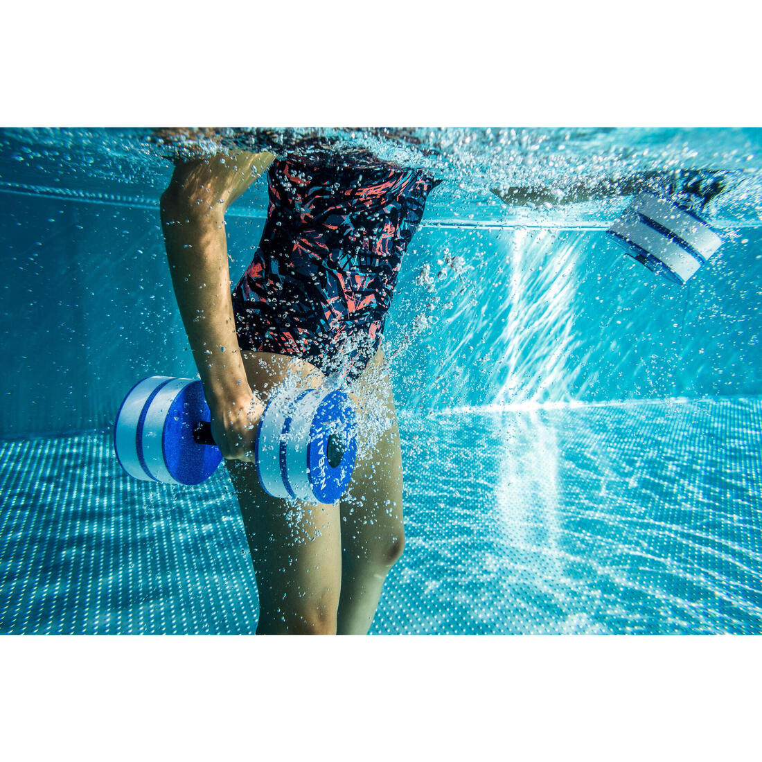 Paire d'haltères aquatiques mousse aquagym bleu blanc