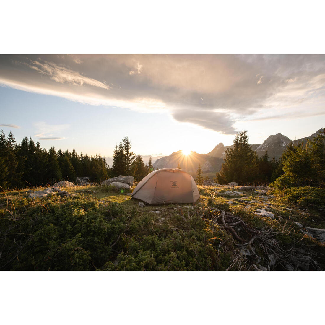 Tente dôme de trekking 2 places, légère et autoportante, MT900