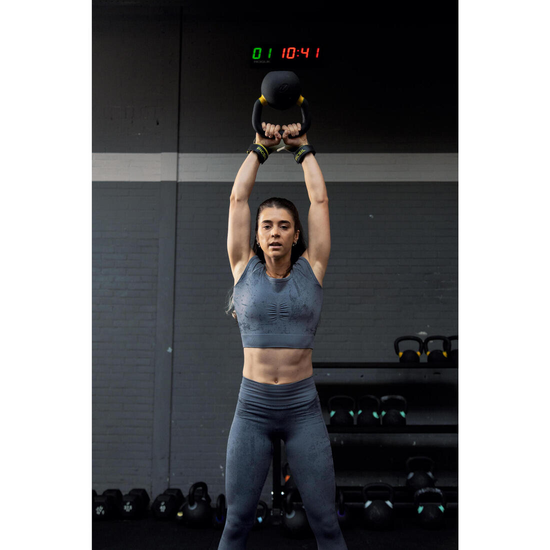 Tee-shirt crop top seamless femme, imprimé gris