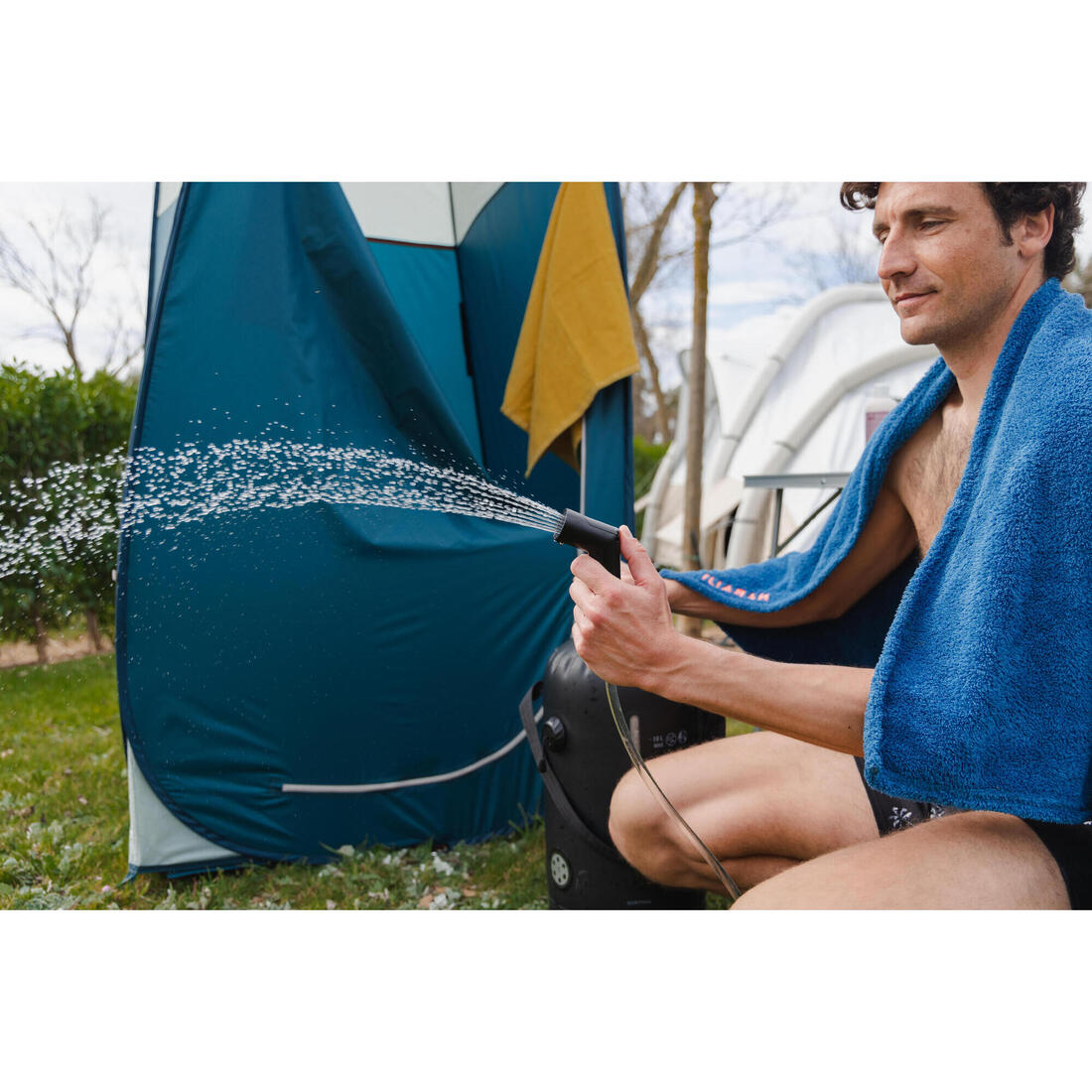 DOUCHE PRESSION SOLAIRE POUR LE CAMPING - 10 LITRES