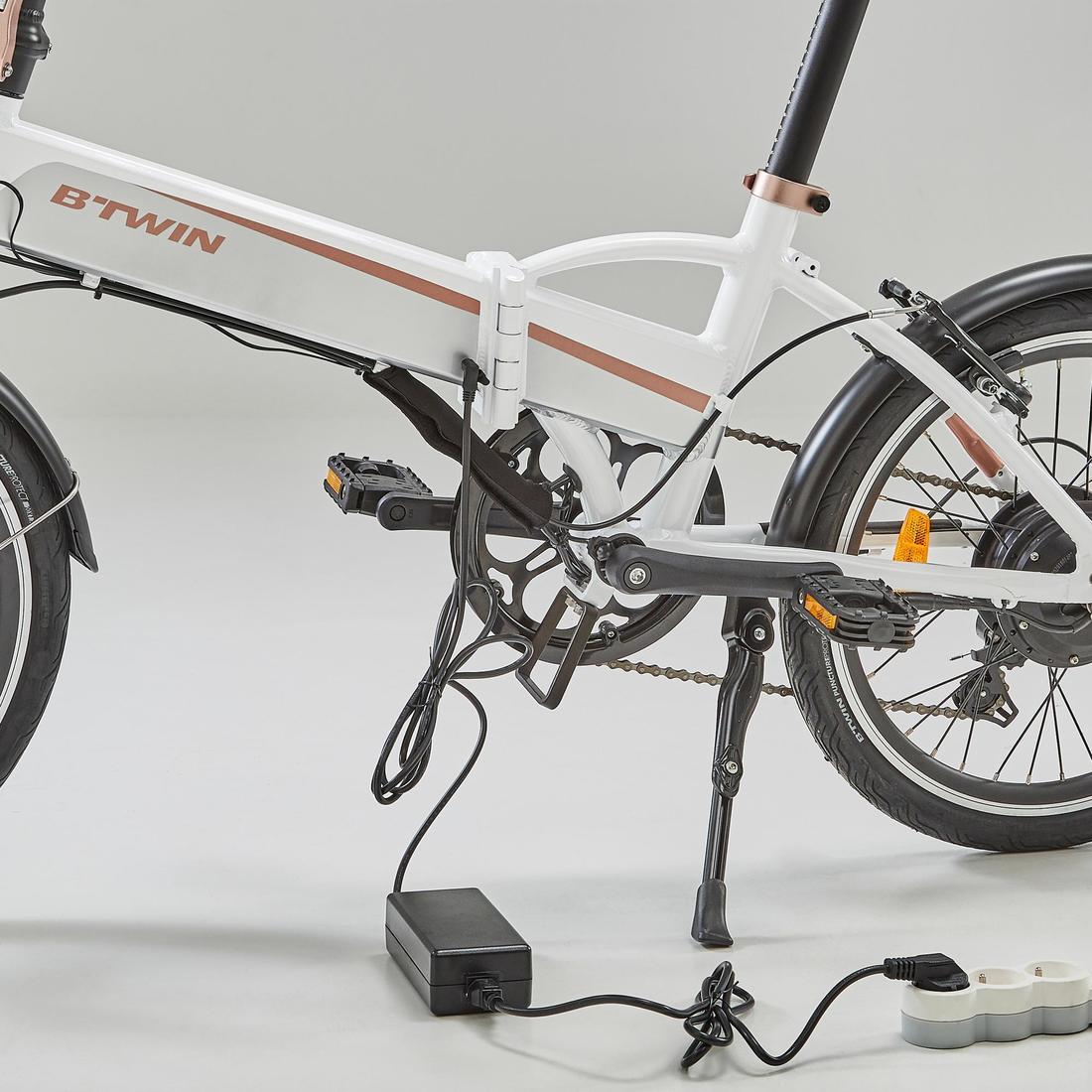 Chargeur 24V pour batterie de vélo pliant électrique Tilt 500E et Hoptown 500E.