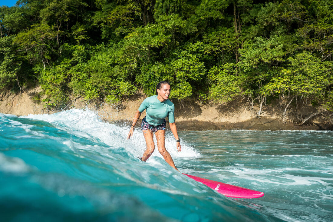 Boardshort surf femme TINI CORAIL avec ceinture élastiquée et cordon de serrage