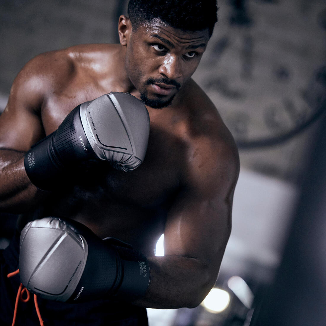 GANTS DE SAC DE FRAPPE 900 PRO BOXING NOIR/ARGENT