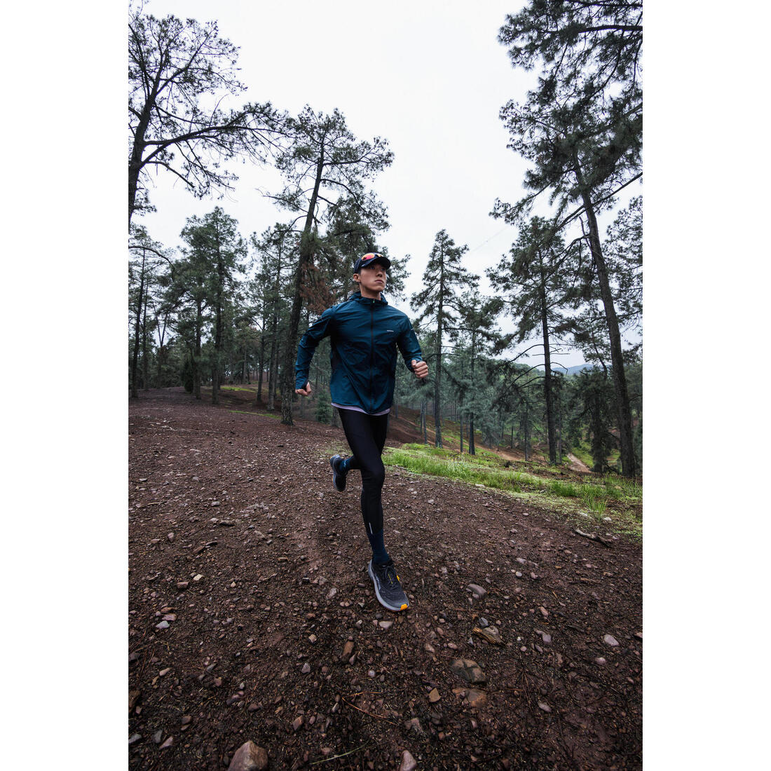 Chaussures de running route et chemin homme, Kiprun kipcore gravel noir et