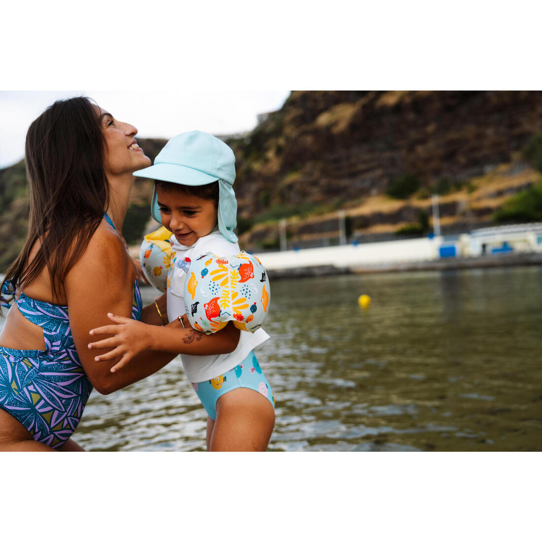 Maillot de bain 1 pièce bébé fille rose imprimé fleurs