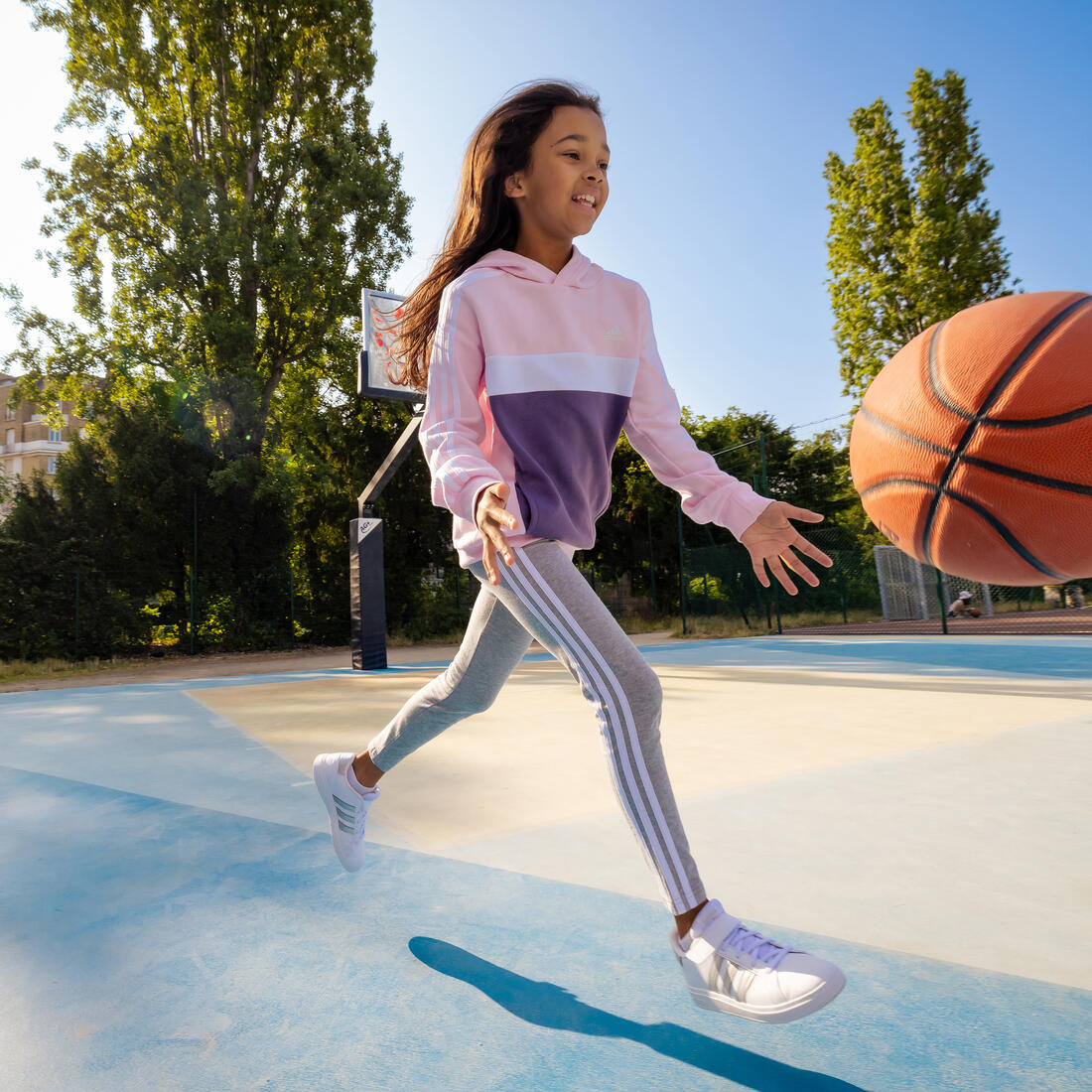 Baskets à scratch enfant - ADIDAS GRAND COURT blanc/nacre