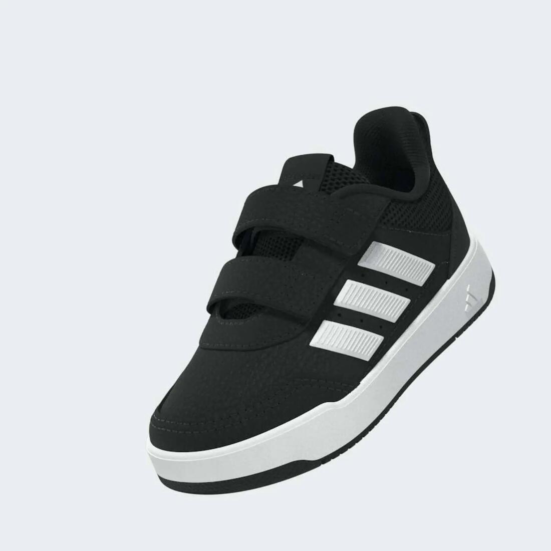 Chaussure à scratch bébé