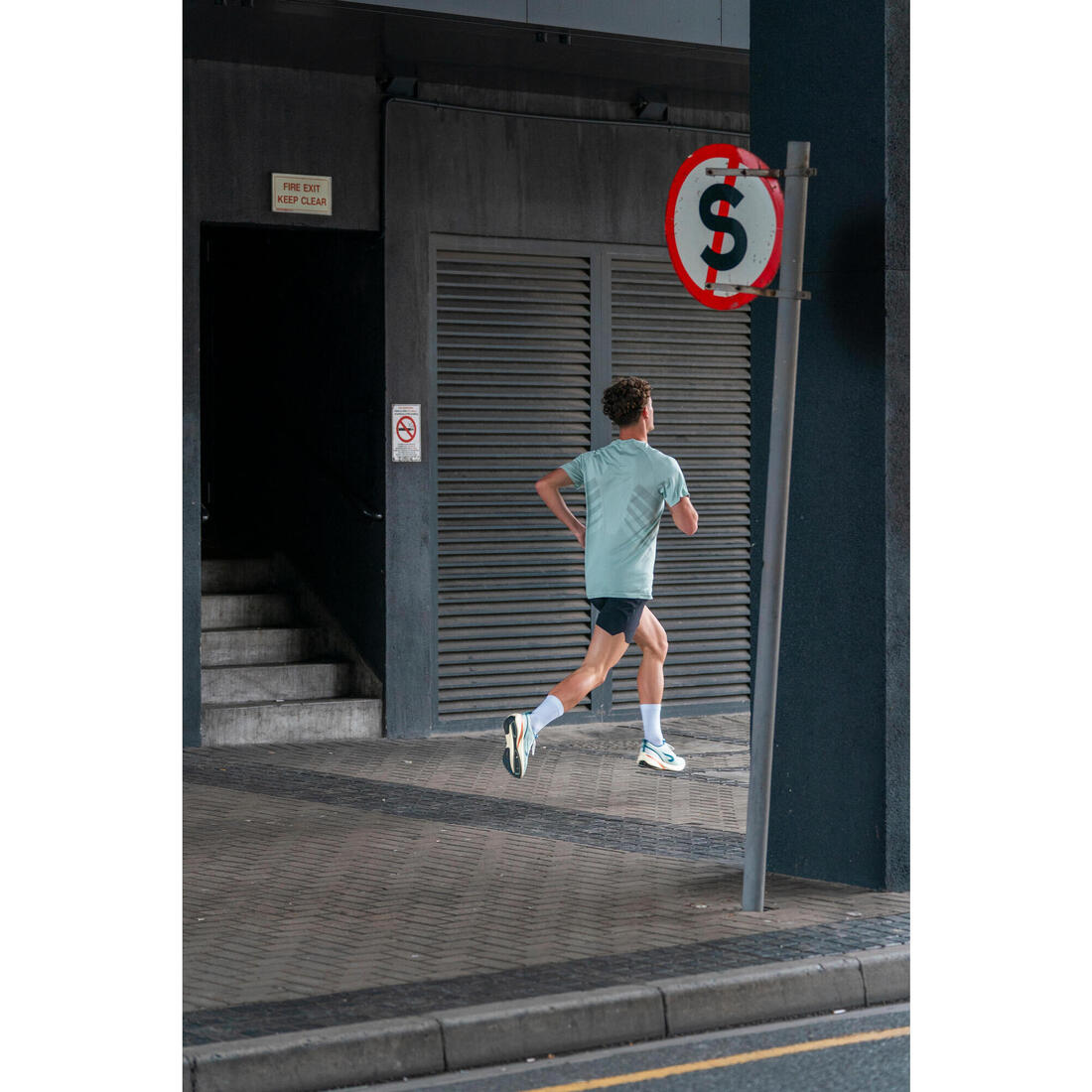 T-shirt de running sans coutures homme - kiprun run 500 confort