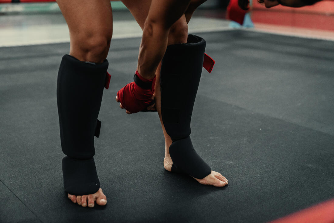Protège-tibias-pieds de kick-boxing 100 ergo adulte