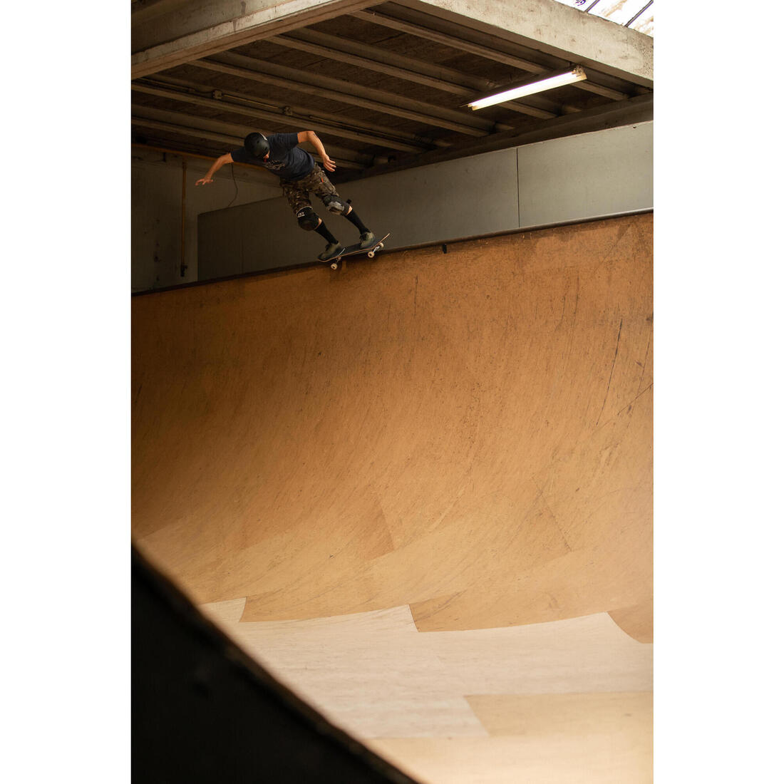 JEU DE 4 ROUES DE SKATEBOARD COULEUR IVOIRE FORME CONIQUE TAILLE 56mm, 99A.