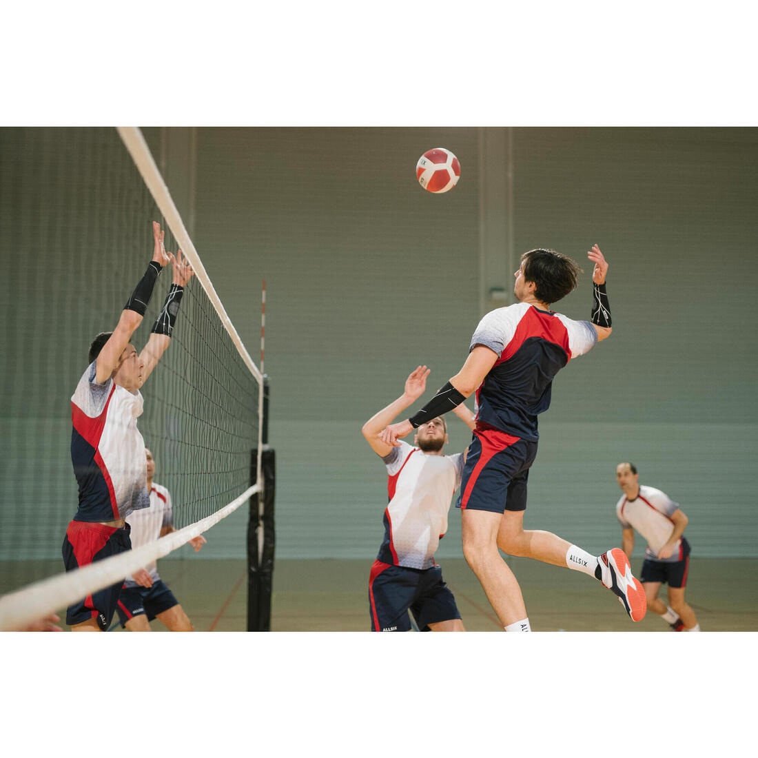 Ballon de volley-ball v900