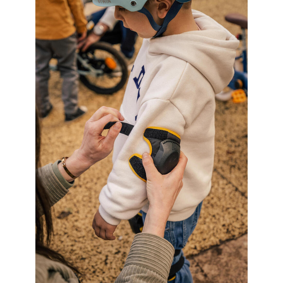 KIT DE PROTECTION VÉLO COUDES ET GENOUX NOIR 3 à 6 ANS TAILLE UNIQUE