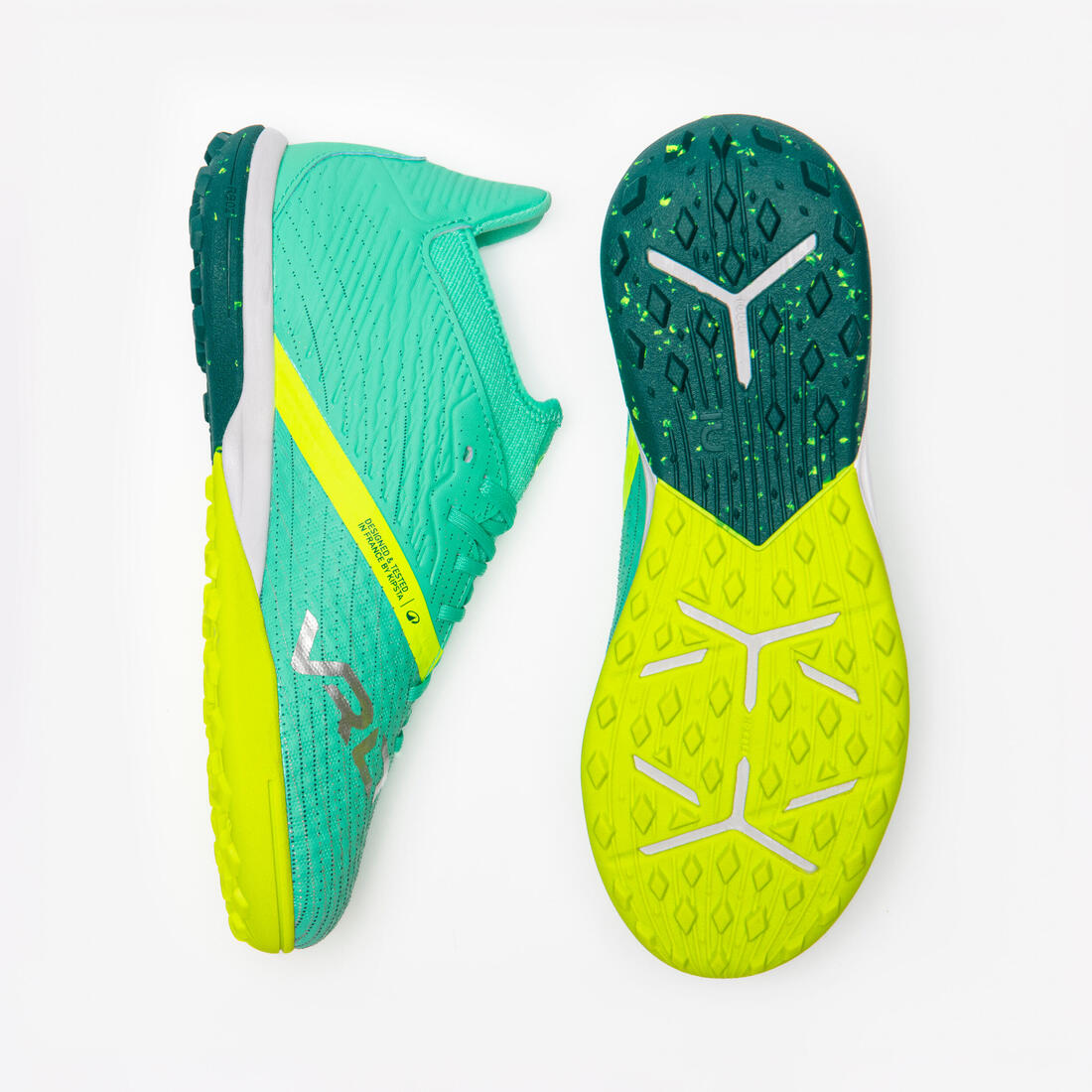 Chaussure de football enfant pour terrain dur VIRALTO III TURF TF