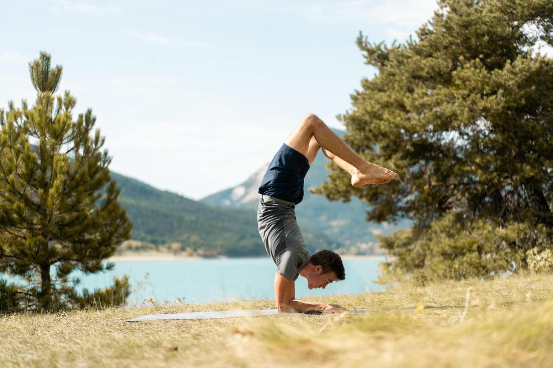 T SHIRT MANCHES COURTES SEAMLESS - SANS COUTURE YOGA DYNAMIQUE HOMME