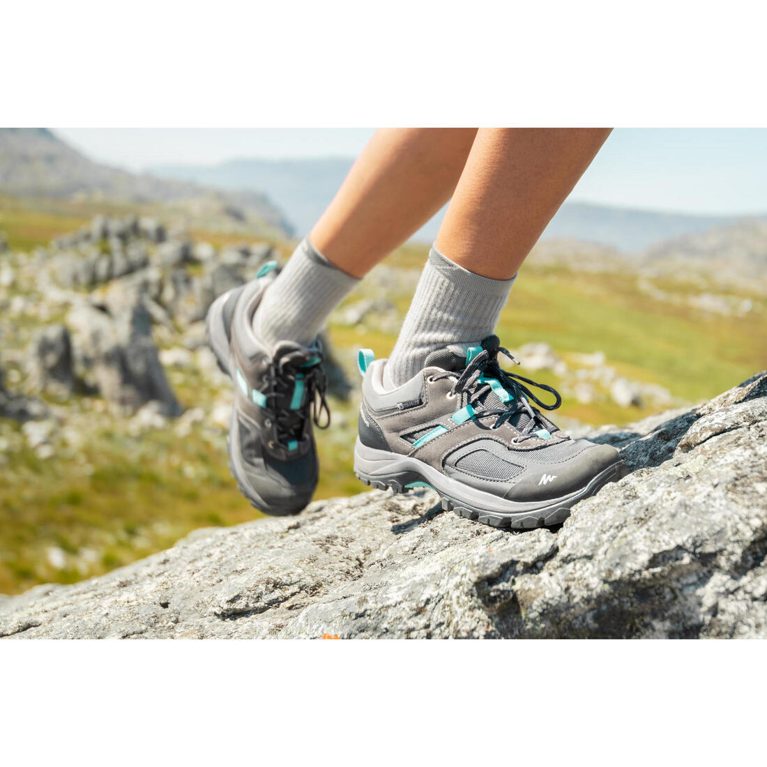 Chaussures imperméables de randonnée montagne - MH100 - Femme