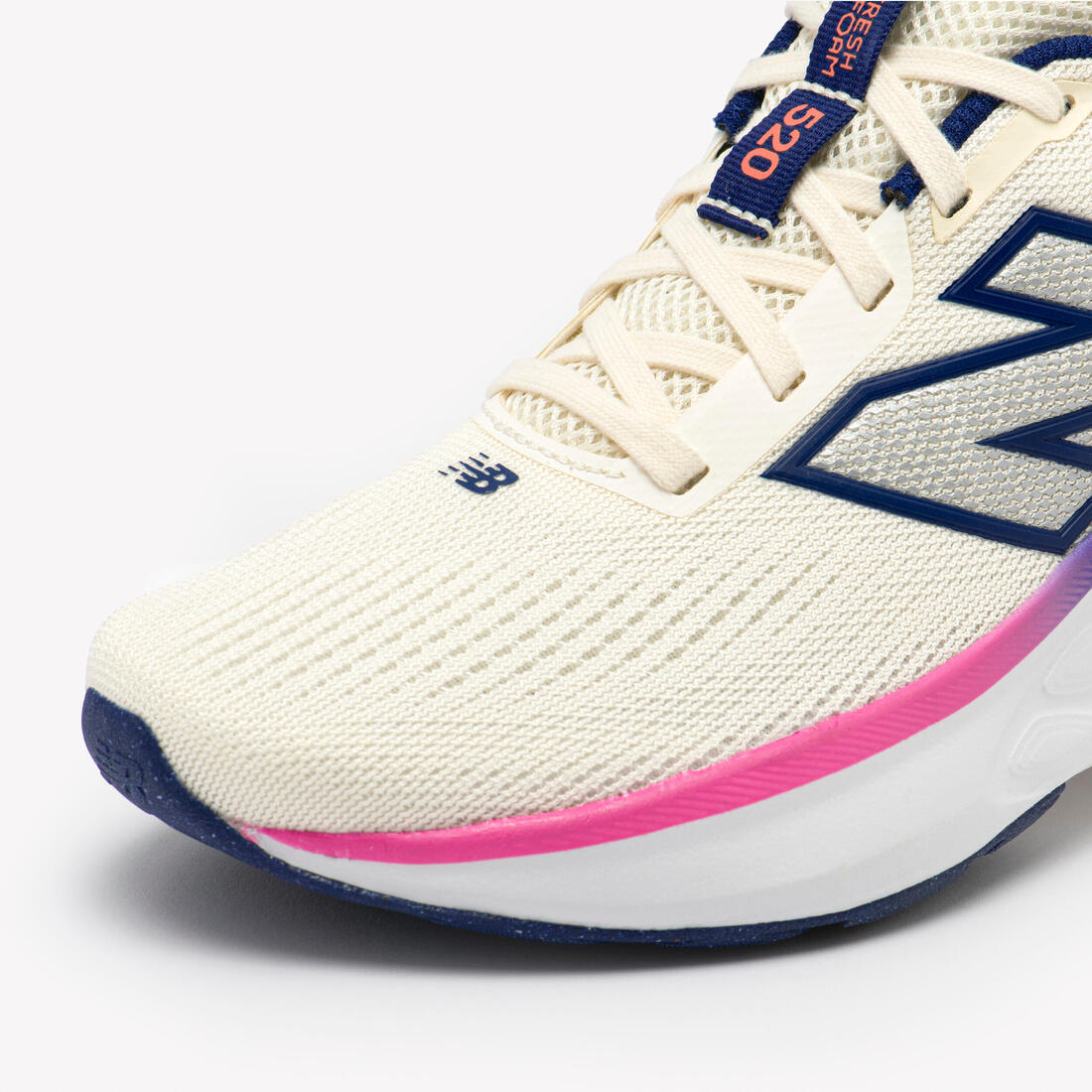Chaussure de running femme, New Balance Fresh Foam 520 V9 blanc
